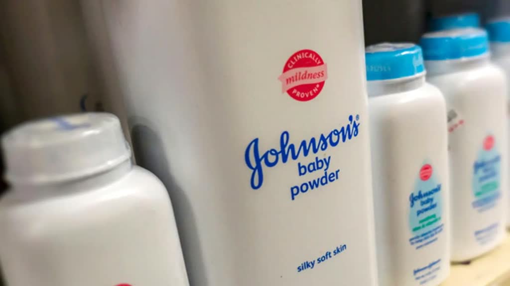 Baby Powder: जॉनसन एंड जॉनसन को बॉम्बे हाईकोर्ट से मिली बेबी पाउडर बेचने की इजाजत