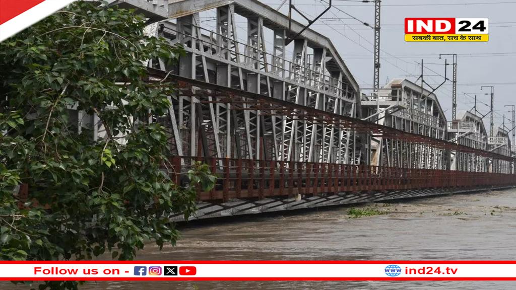 दिल्ली में अभी भी खतरे के निशान से ऊपर यमुना, बाढ़ का खतरा बरकरार