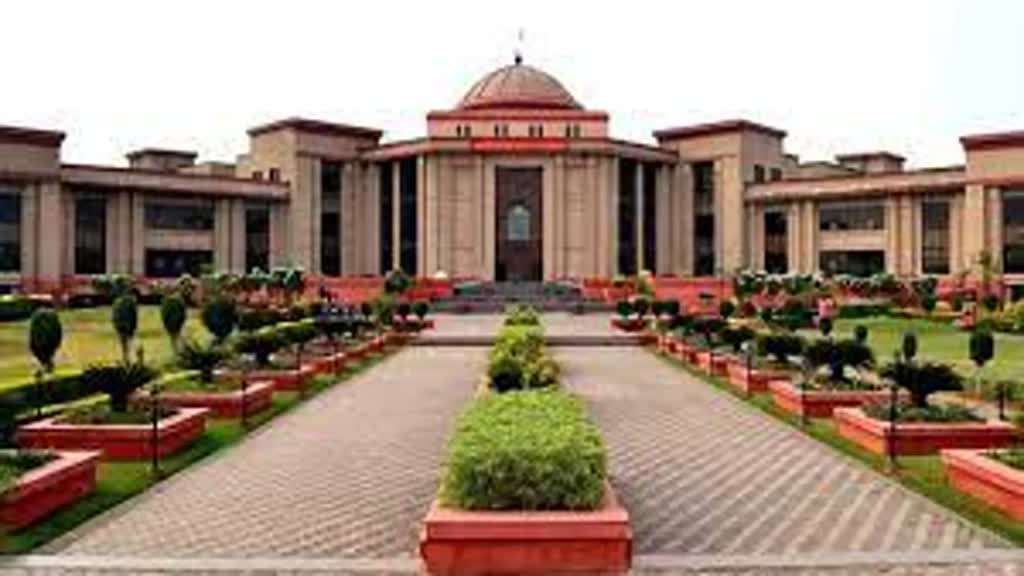 CG News: हाईकोर्ट ने पुलिस और ज्यूडिशियल मजिस्ट्रेट को दी नसीहत, याचिकाकर्ताओं को 1-1 लाख रुपये क्षतिपूर्ति देने का आदेश....