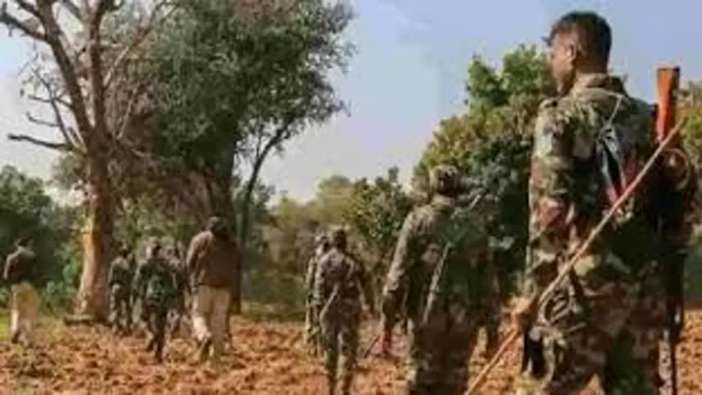 CG NEWS :सुरक्षा बालो और नक्सलियो के बिच हहुई मुड़भेड़, 6 वर्दीधारी नक्सलियों को मार गिराया सुरक्षाबलों ने