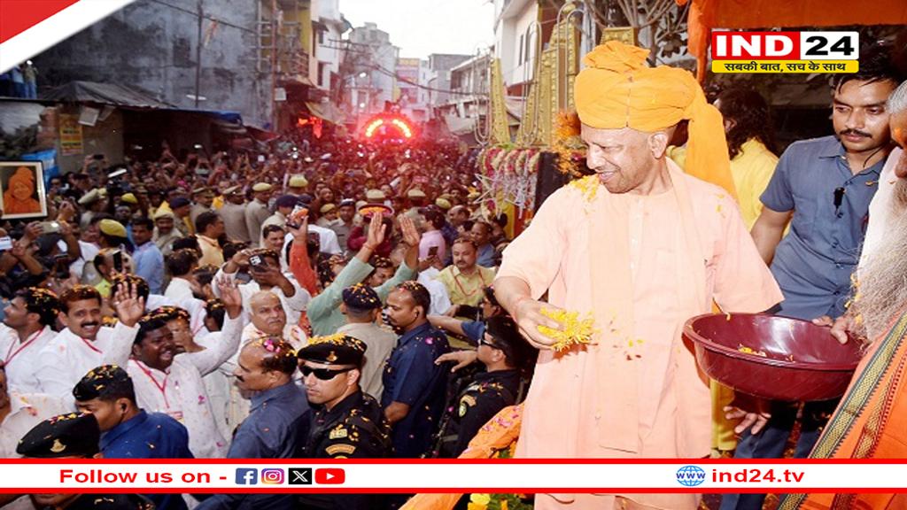 सीएम योगी ने की गोरखनाथ मंदिर में पूजा-अर्चना, बत्तखों को दाना डाला