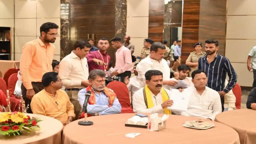 CG NEWS :  जगदलपुर में बस्तर संभाग के पत्रकारों से गृह मंत्री विजय शर्मा ने की चर्चा, माओवादियों से पुनर्वास नीति को लेकर मांगा सुझाव