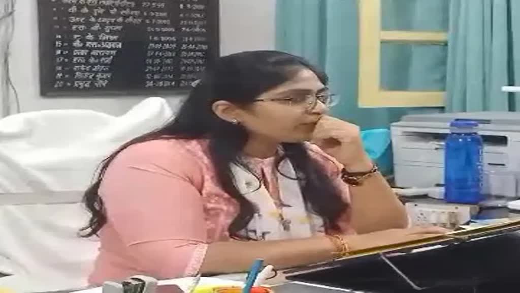 शादी के कार्ड पर ठसक दिखाने के चक्कर में टूटने जा रही है शादी 