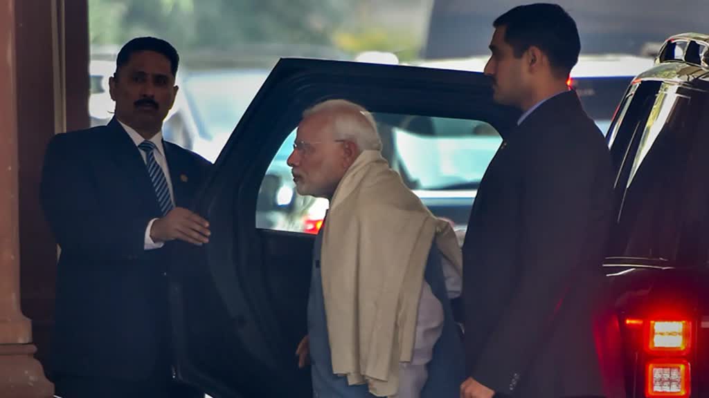 भारतीय निगरानी प्रणालियाँ, निगरानी कंपनियों के लिए कर रही 'बैकडोर' का निर्माण : FT Report