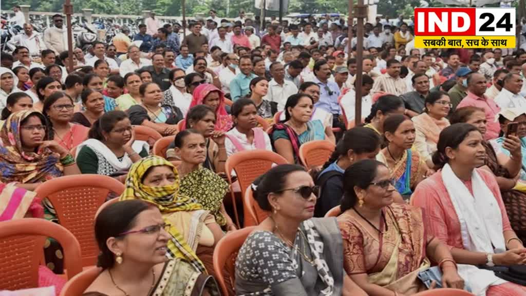 CG NEWS : संविदाकर्मियों की हड़ताल पर सरकार सख्त।सर्विस ब्रेक और निष्कासन की कार्रवाई संभव 