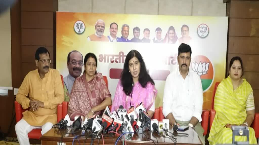 CG NEWS : सरोज पांडे ने कांग्रेस के राष्ट्रीय अध्यक्ष मल्लिकार्जुन खरगे से पूछे 9 सवाल