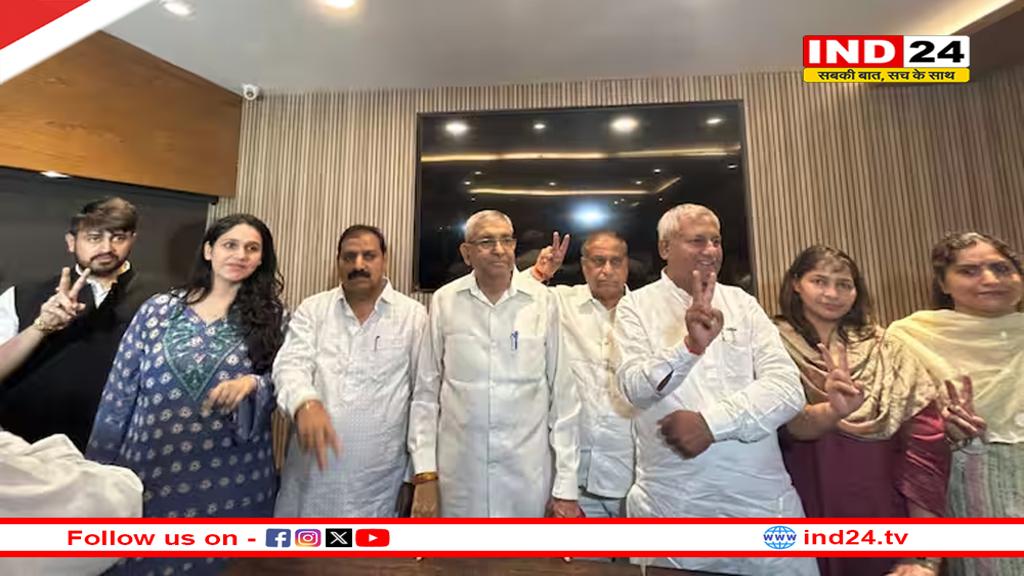 दिल्ली में AAP को बड़ा झटका, 13 पार्षदों ने दिया इस्तीफा