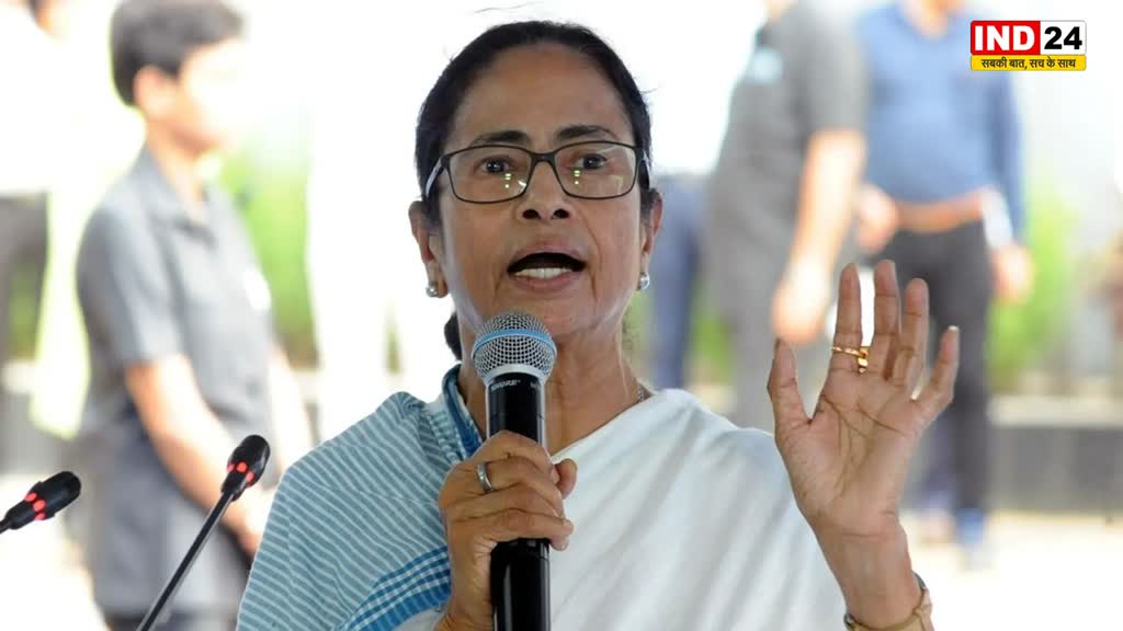 BJP पर जमकर बरसीं ममता बनर्जी, बोली - मोदी सत्ता में लौटे तो लोकतंत्र खत्म हो जाएगा 