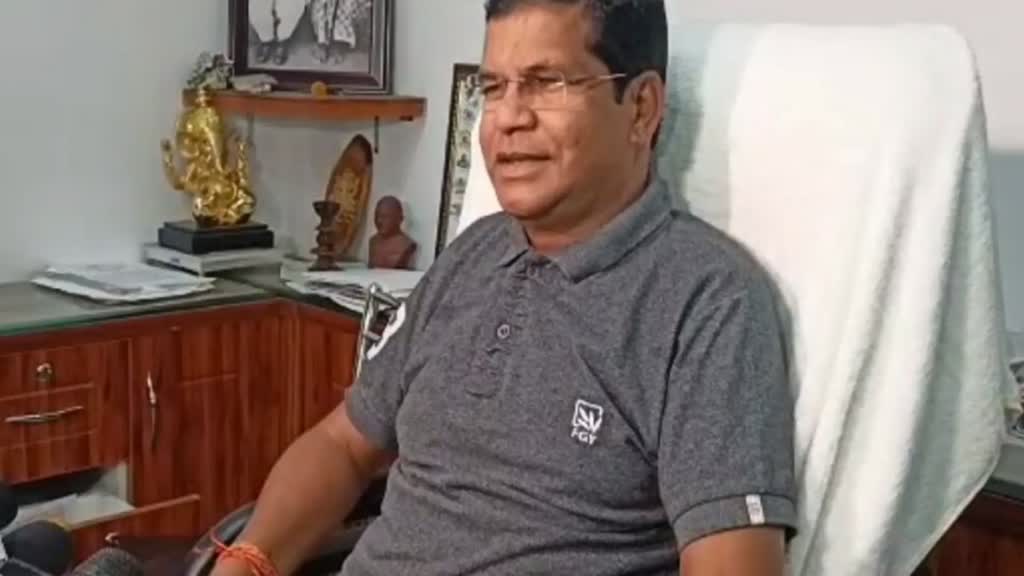 CG NEWS : पीसीसी अध्यक्ष पद से हटाए जाने के बाद मोहन मरकाम का बड़ा बयान