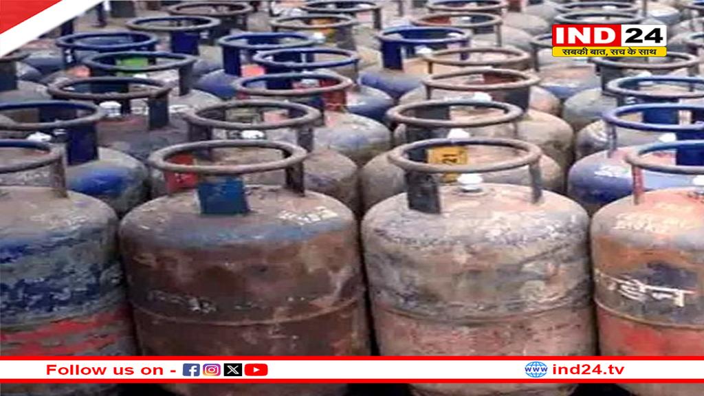 मई की शुरुआत में सस्ता हुआ गैस  सिलेंडर, वेटिंग टिकट पर स्लीपर-एसी कोच में सफर नहीं कर सकेंगे