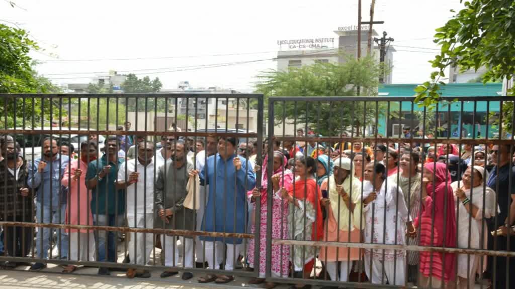 CG NEWS : मोदी सरकार के खिलाफ आंदोलन। ED कार्यालय के सामने कांग्रेस कर रहे प्रदर्शन...