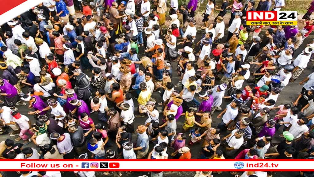 बढ़ती आबादी पर चिंतित परिवार,परिवारों का छोटा आकार भी जनसंख्या नियंत्रण का संकेत 