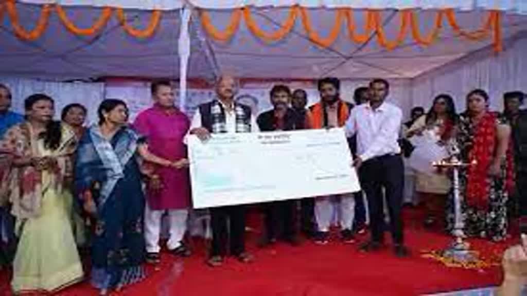 CG NEWS : विकसित भारत संकल्प यात्रा शिविर में बांटें गैस कनेक्शन और स्वनिधि योजना के चेक...