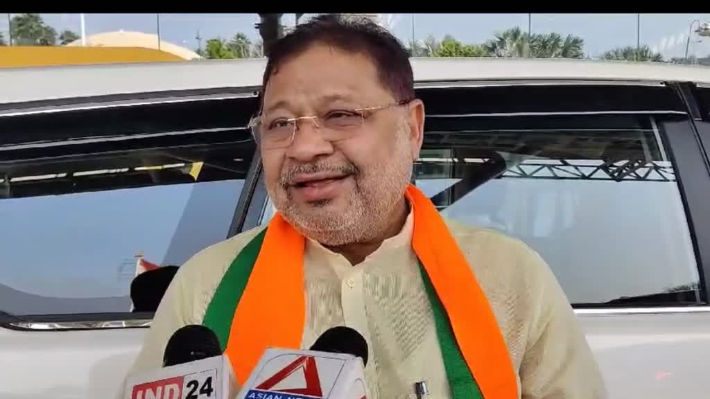 CG NEWS : चुनाव है इसलिए अखबारों और टीवी चैनल में दिख जाए इसलिए फोटो बाजी कर रहे है : सांसद सुनील सोनी.....