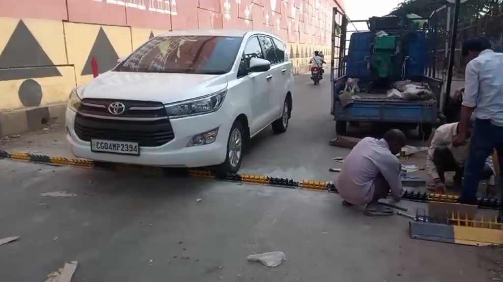 CG NEWS : रायपुर में अब इन जगहों पर अब रॉन्ग साइड से नहीं जा पाएगी गाड़ियां…..