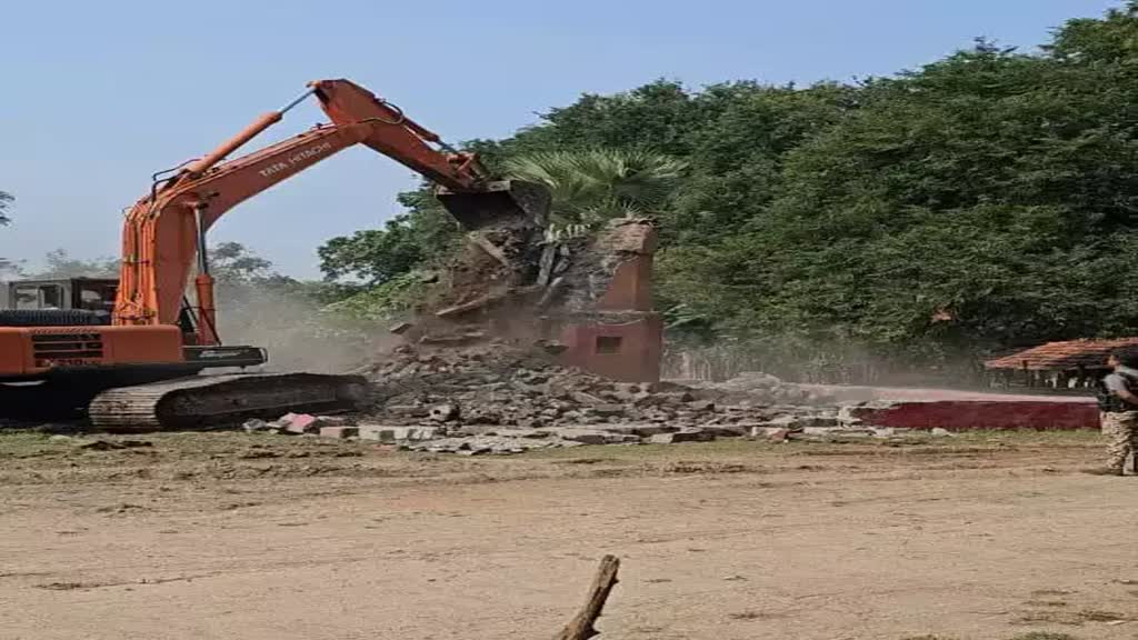 CG NEWS :  पुलिस ने सुकमा जिले में नक्सलियों द्वारा बनाये गए विशालकाय स्मारक किया ध्वस्त....