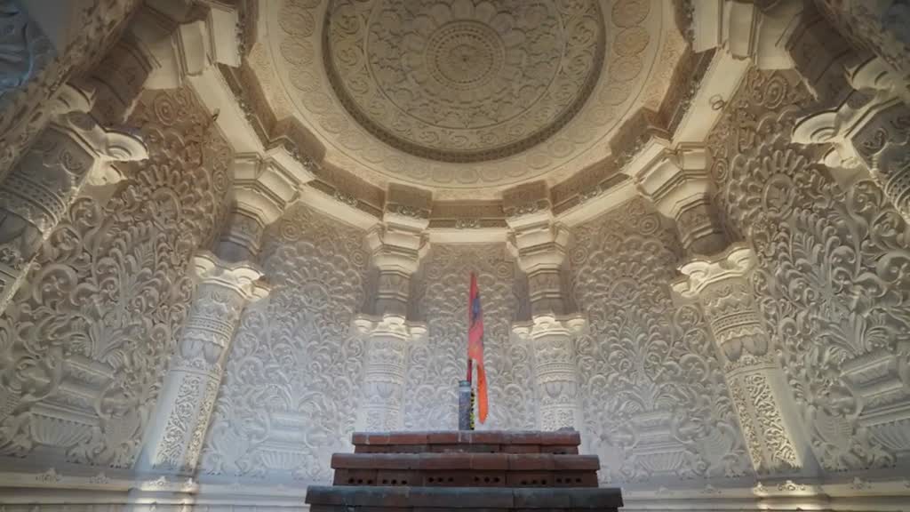 Ram Mandir: आज गर्भगृह में दिखेगा अद्भुत नजारा, सूर्य की रश्मियां भगवान राम के ललाट पर उतरकर करेगी उनका अभिषेक