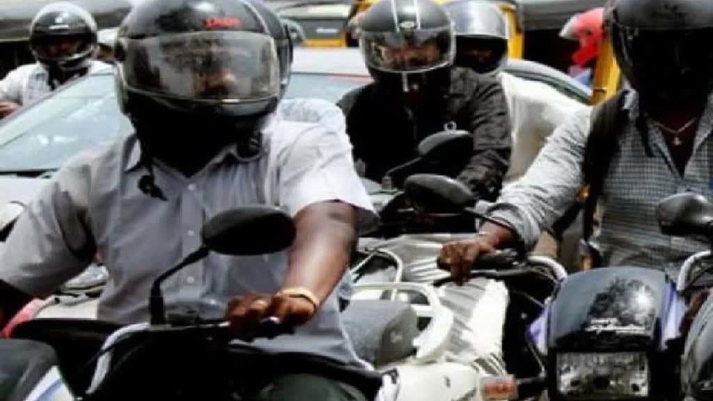 भोपाल : हेलमेट लगाने को लेकर पुलिस चला रही जागरूकता अभियान