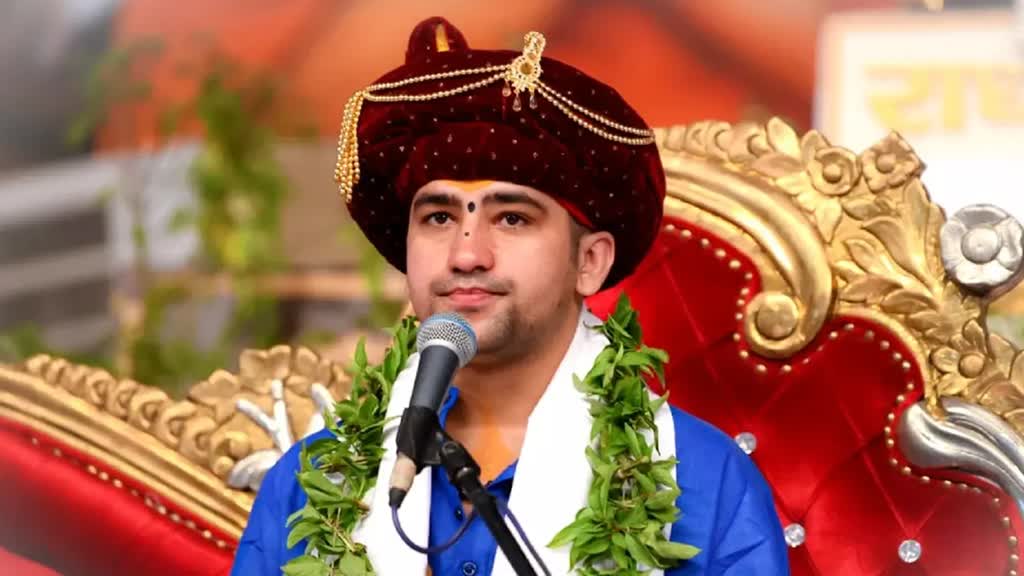 जनता के वर्तमान को सुरक्षा देने वाली पुलिस ने बाबा को बुलाकर पूछा अपना भविष्य !