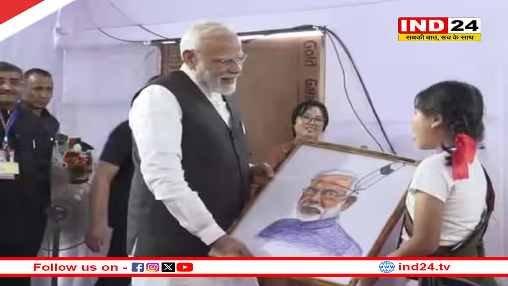 मणिपुर हिंसा के बाद पहली बार इम्फाल पहुंचे पीएम मोदी, चुराचांदपुर में भारी बारिश के बीच पीड़ितों से की मुलाकात