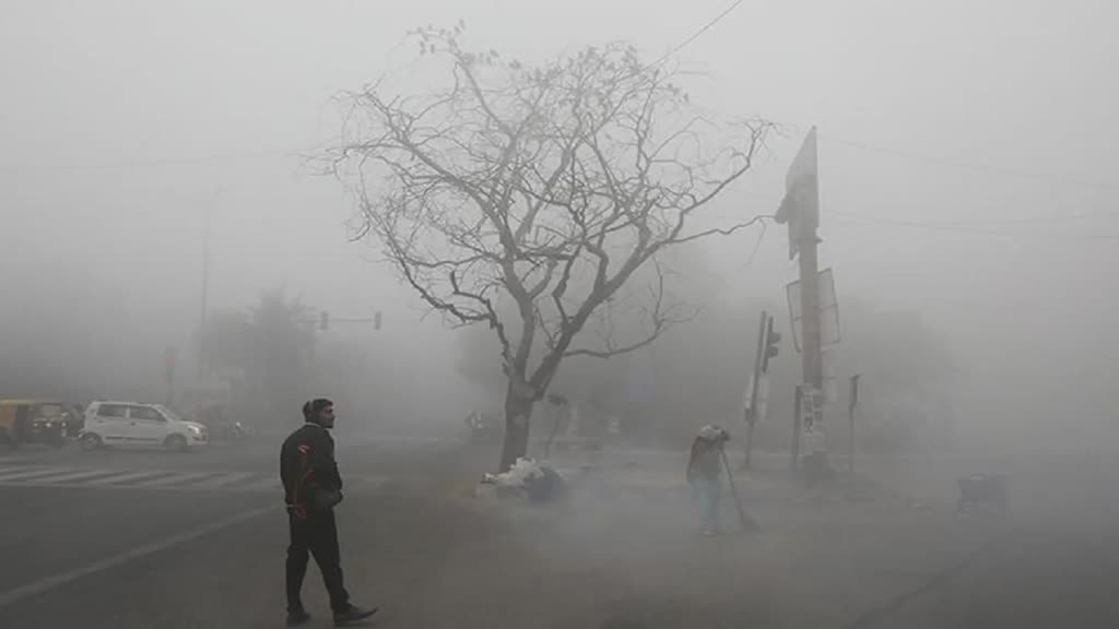 UP Weather : यूपी में छाया घना कोहरा राजधानी समते,जानें क्या है अन्य राज्यों का हाल
