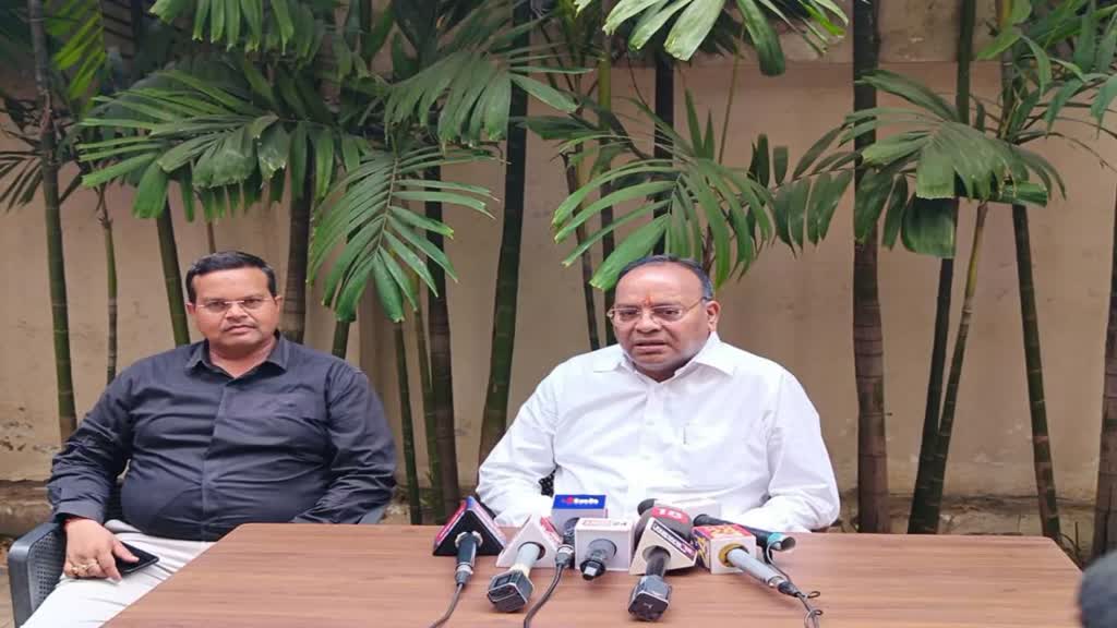 CG NEWS : अजय चंद्राकर का कांग्रेस पर तीखा हमला,   कांग्रेस से उन्हें न्याय नहीं मिला, वे अपमानित हुई. उनके अपमान से छत्तीसगढ़ का सर शर्म से झुक गया है