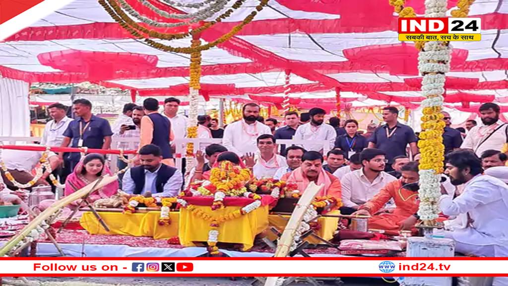 ओंकारेश्वर सपरिवार पहुंचे CM डॉ. मोहन यादव, ब्रह्मपुरी घाट पर की मां नर्मदा की पूजा