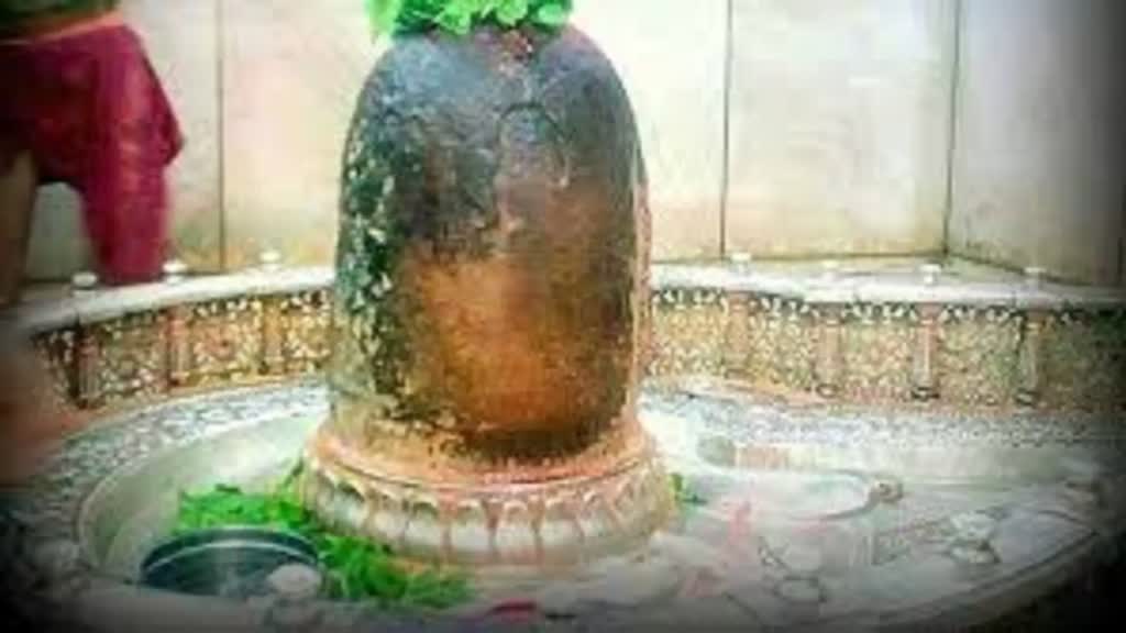  महाकाल के गर्भगृह में भक्तों के प्रवेश पर लग सकता है प्रतिबंध, जानिए क्यों ?