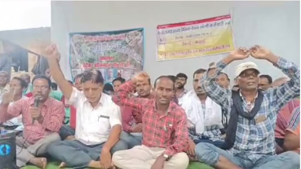 CG NEWS : कर्मचारियों ने नियमितीकरण को लेकर भरी हुंकार, विभागों में हो रहा कामकाज प्रभावित