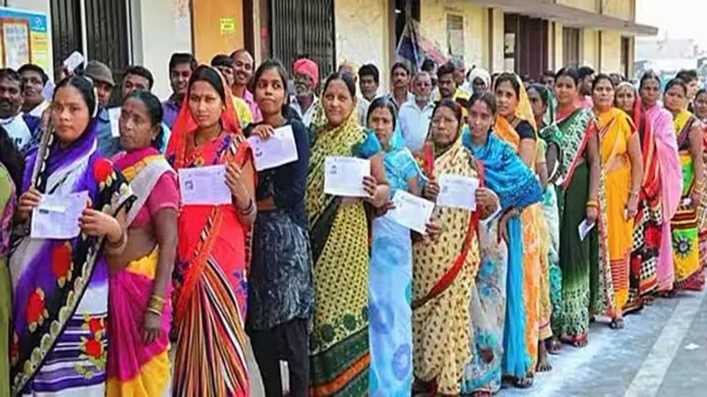 MP News: मतदान दिवस पर महिलाओं का दबदबा, 5 हजार से ज्यादा पोलिंग बूथ महिला कर्मचारियों से संचालित 