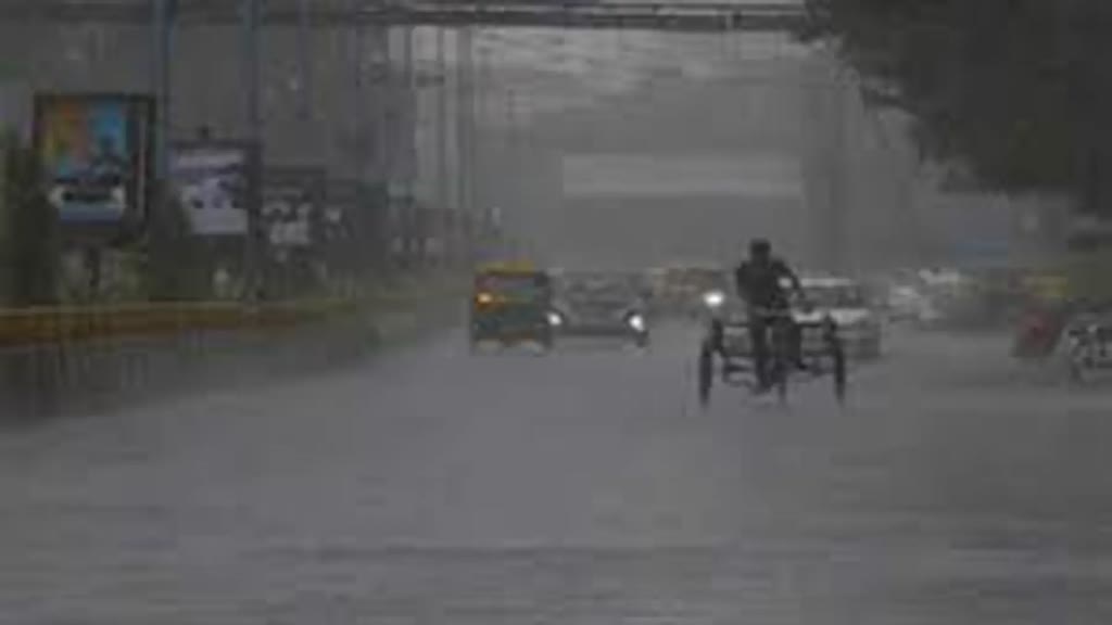 बारिश के साथ ओले गिरने की आशंका, अरब सागर से आ रही नमी से बदलेगा मौसम का मिजाज