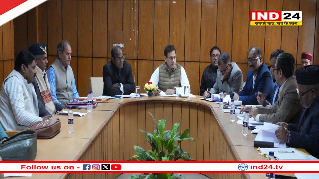 कैबिनेट मंत्री सौरभ बहुगुणा ने दुग्ध पर्यवेक्षकों को बांटे नियुक्ति पत्र, दुग्ध उत्पादों के विक्रय को लेकर की बैठक