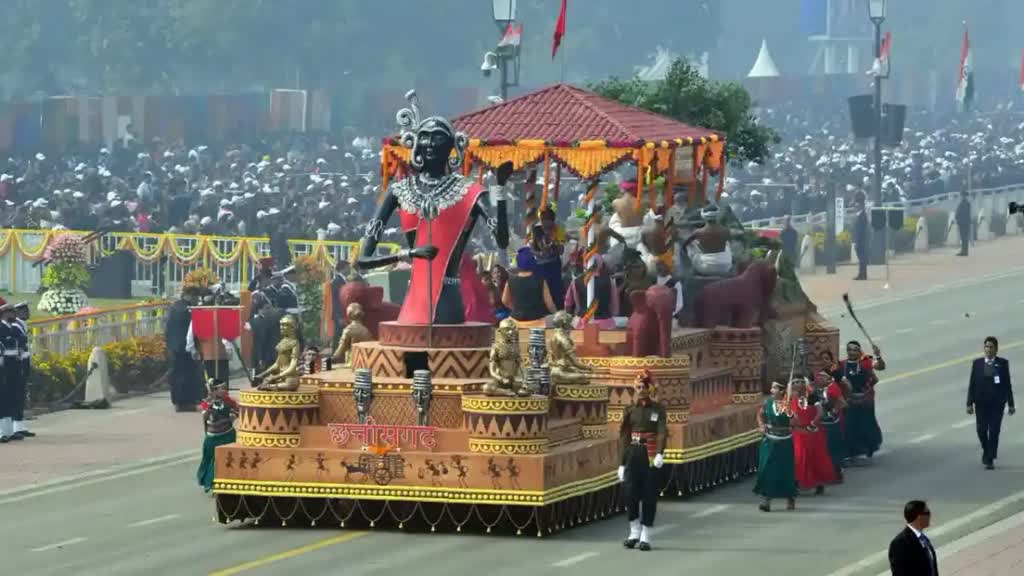 CG NEWS :  कर्तव्य पथ पर निकली झांकियां Chhattisgarh की झांकी रही आकर्षण का केंद्र.....