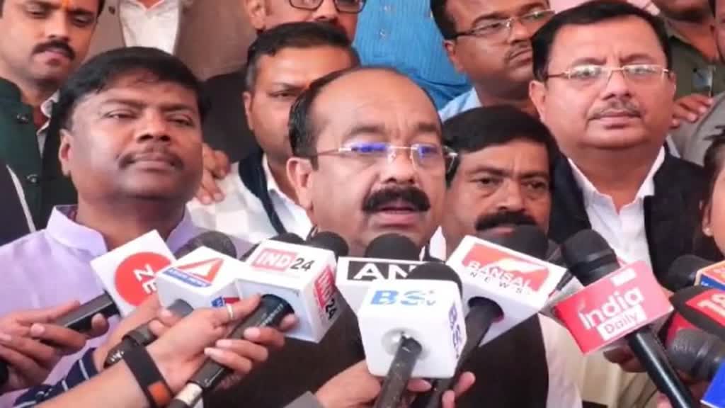 CG NEWS :  कल होगी भाजपा विधायक दल की बैठक, चुनाव को लेकर अरुण साव ने कहा –  छत्तीसगढ़ में भाजपा की ऐतिहासिक जीत हुई....