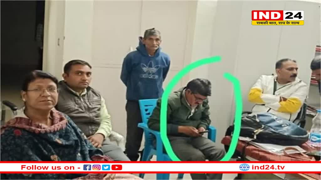 गरीबी रेखा सूची में नाम जोड़ने रिश्वत मांग रहे घूसखोर पटवारी गिरफ्तार ,लोकायुक्त ने रंगे हाथों पकड़ा