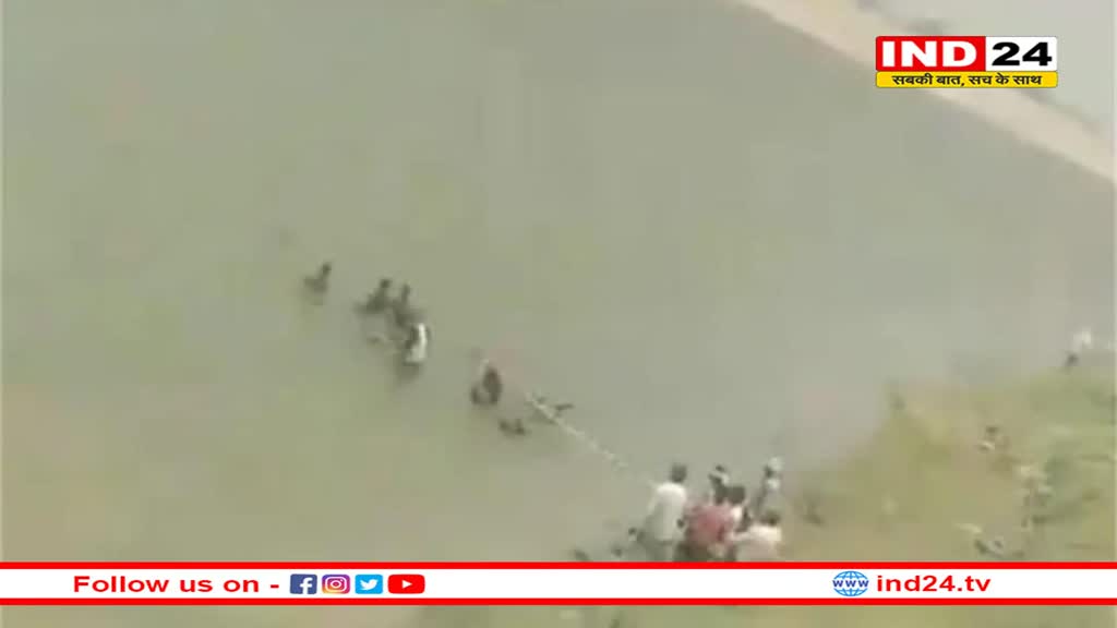 चंबल नदी में पलटी यात्रियों से भरी नाव, मची चीख पुकार