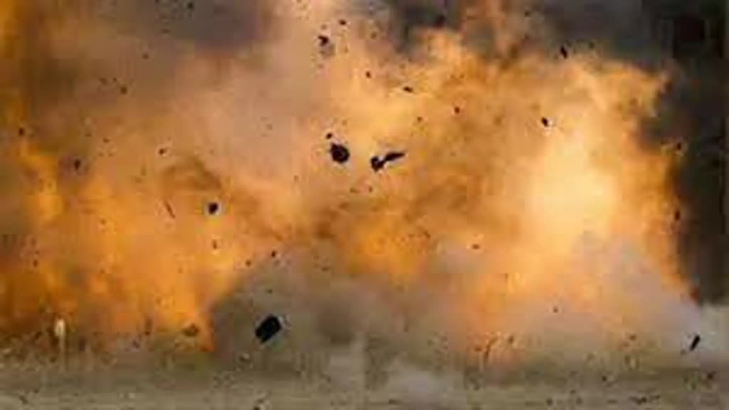 CG Breaking :  छत्तीसगढ़ के बीजापुर में  IED  विस्फोट में सीआरपीएफ की 85 बटालियन के दो जवान घायल....