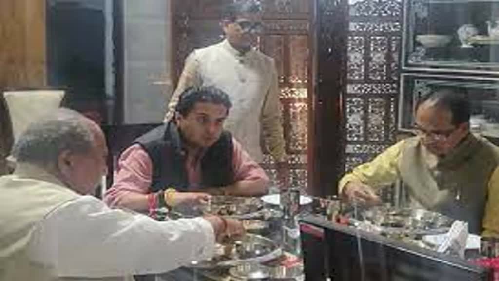 सीएम के चेहरे पर सस्पेंस कायम, पर्यवेक्षक होंगे तय, रविवार तक आएगा कोई एक नाम