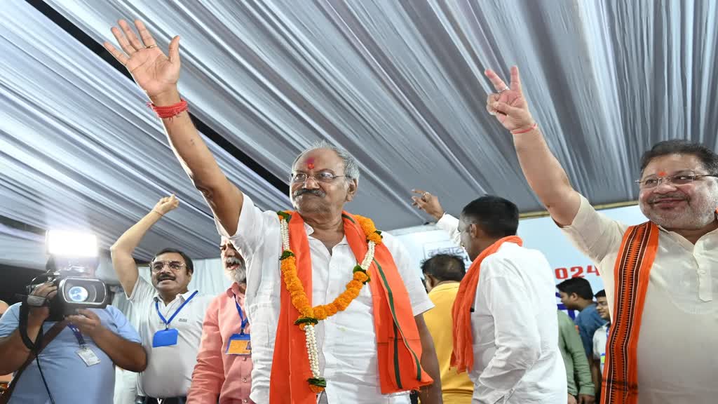 रायपुर लोकसभा में बृजमोहन की ऐतिहासिक जीत, विकास को बड़े अंतर से हराया, भारी बहुमत से जीत का बनाया रिकॉर्ड