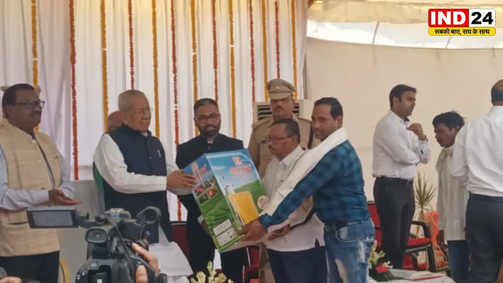 Biswabhusan Harichandan  : राज्यपाल विश्वभूषण हरिचंदन महासमुंद जिले के प्रवास पर पहुंचे, महिलाओं से की बातचीत..