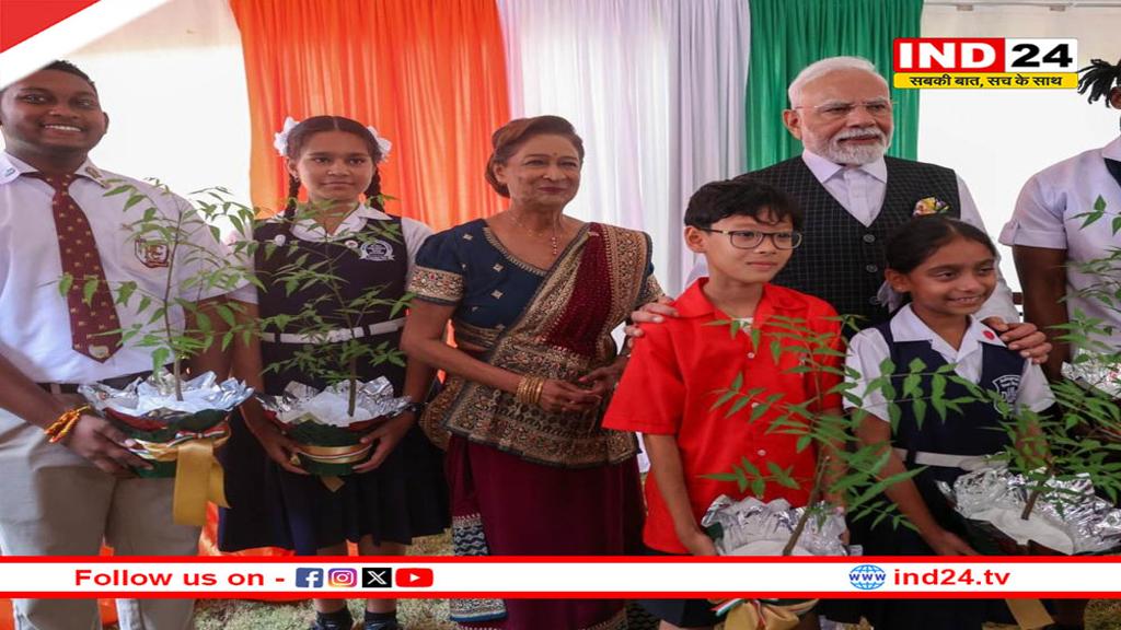 पीएम मोदी और त्रिनिदाद और टोबैगो की प्रधानमंत्री ने पोर्ट ऑफ स्पेन में लगाया एक पौधा