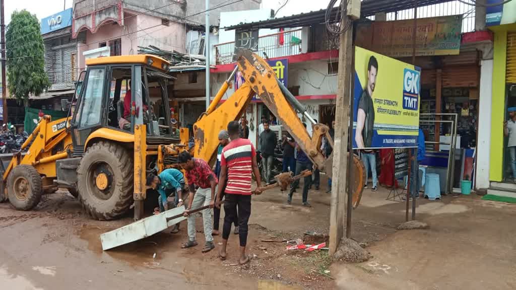 CG NEWS : रायपुर में अतिक्रमण पर गरजने लगा बुलडोजर, अवैध कब्जे से मुक्त हुआ कालीबाड़ी चौक….