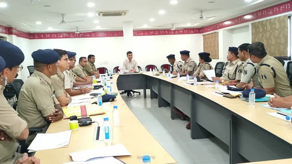  BREAKING NEWS CG : त्यौहारो के सीजन पर प्रशासन की तैयारी तेज , पुलिस और निगम अधिकारियों ने की संयुक्त बैठक..