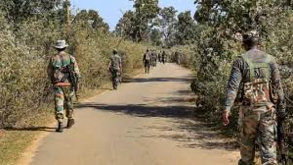 CG NEWS : छत्तीसगढ़ के बीजापुर में नक्सलियों और सुरक्षाबलों में मुठभेड़, 6 नक्‍सली ढेर...