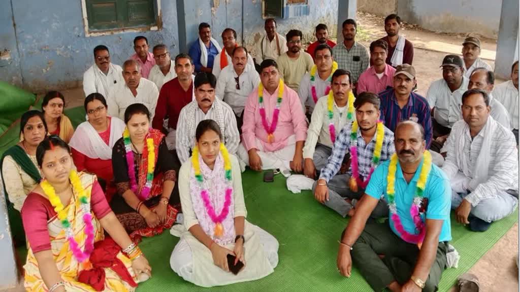 CG NEWS: पंचायती राज दिवस के 30वें वर्षगांठ पर पंचायत की रीढ़ पंचायत सचिव, भूख हड़ताल पर