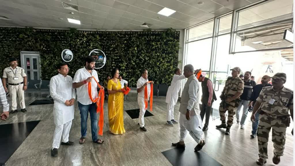 CG NEWS : दिल्ली बैठक के बाद रायपुर लौटे ओम माथुर और केंद्रीय मंत्री मंडाविया....