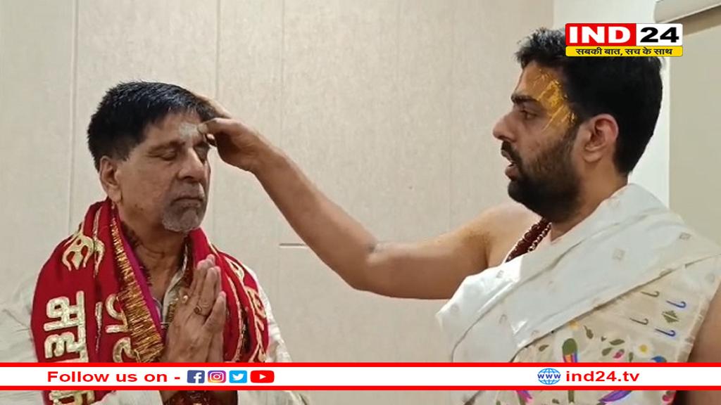 मशहूर क्रिकेटर श्रीकांत ने महाकाल के दरबार में लगाई हाजिरी