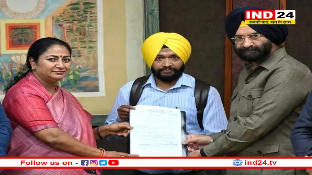 दिल्ली: 84 के दंगा पीड़ितों के परिजनों को CM रेखा गुप्ता ने बांटे सरकारी नौकरी के नियुक्ति पत्र