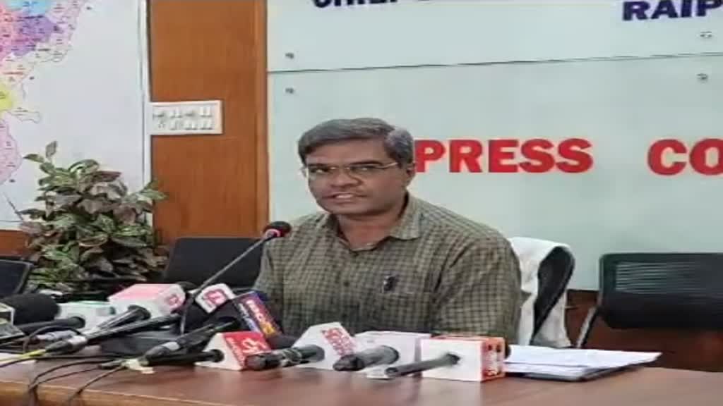  BREAKING NEWS - सहायक मुख्य निर्वाचन पदाधिकारी कर रहे हैं पत्रकार वार्ता, मशीनों की संख्या को लेकर दे रहे हैं जानकारी..