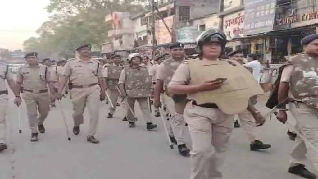 CG NEWS :होली के मद्देनजर कोरबा पुलिस ने शहर में निकाला फ्लैग मार्च कलेक्टर-एसपी ने शांतिपूर्ण तरीके से त्योहार मनाने की अपील...